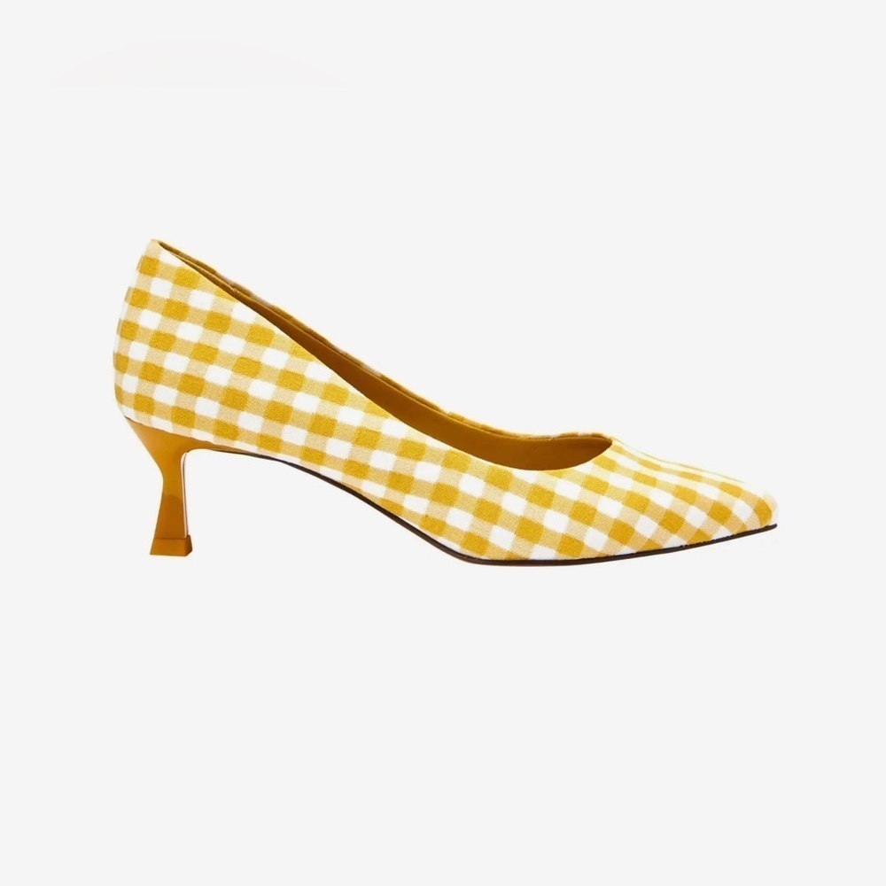 Katy Perry

The Golden Pump - Picture 5 of 8